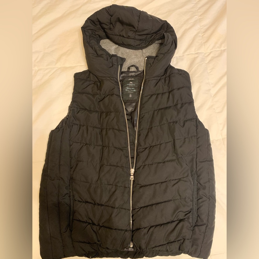 Black puffer vest